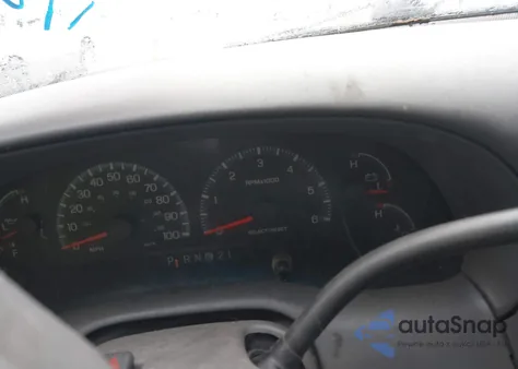 2000 Ford Expedition Xlt from USA, damaged, VIN 1FMRU1561YLA84270